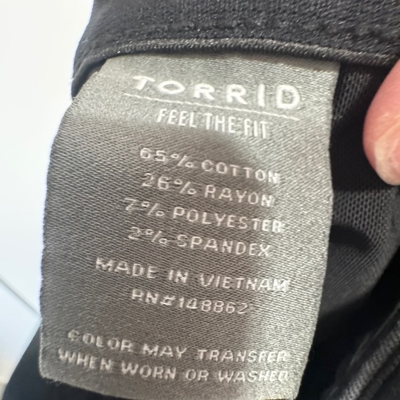 Torrid Bombshell Skinny Jeans Black - Picture 5 of 10